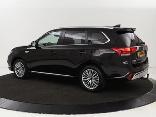 Mitsubishi Outlander Mitsubishi Outlander 2.4 PHEV Intense+ | Schuifdak |  Stoel & stuurverwarming | 360 camera | Trekhaak | Half leder | Carplay | Navigatie | Climate control - afbeelding nr 2