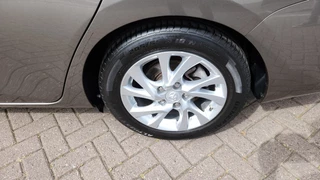 Toyota Auris Toyota Auris 1.8 Hybrid Trend Panoramadak - afbeelding nr 4