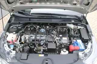 Toyota Corolla Toyota Corolla 1.8 Hybrid Business Intro | Parkeersensoren voor en achter | Stoelverwarming | NL Auto Boekjes. - afbeelding nr 13