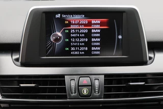BMW 2 Serie BMW 2 Serie Active Tourer 218i Essential Climate, Panoramadak, Stoelverwarming, Bluetooth, Navigatie, Trekhaak, 16'' - afbeelding nr 43