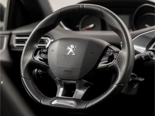 Peugeot 308 Automaat (PANORAMADAK, APPLE CARPLAY, LEDER, DENON AUDIO, SPORTSTOELEN, LED KOPLAMPEN, 360 CAMERA, ADAPTIVE CRUISE, GETINT GLAS, LANE ASSIST, DAB+, NIEUWE APK, NIEUWSTAAT) - afbeelding nr 18