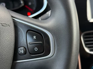Renault Clio Renault Clio 0.9 TCE ZEN *JAAR GARANTIE * APK 09-2026* AIRCO NAVIGATIE BT DAB PDC - afbeelding nr 30