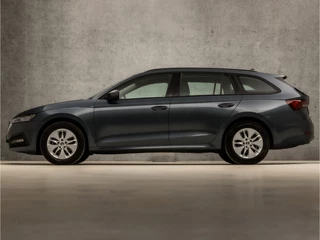 Škoda Octavia Automaat (APPLE CARPLAY, GROOT NAVI, VIRTUAL COCKIT, CAMERA, STOELVERWARMING, SPORTSTOELEN, LED KOPLAMPEN, CRUISE, PARKEERSENSOREN, NIEUWE APK, NIEUWSTAAT) - afbeelding nr 2