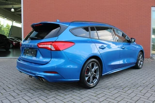 Ford Focus Ford Focus Wagon 2.0 EcoBlue ST Line Business 150pk Automaat | Adaptive cruise control | Winter Pack | Bang&Olufsen | Full LED | Rode remklauwen - afbeelding nr 2