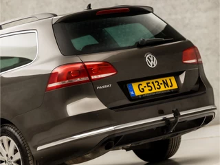 Volkswagen Passat Volkswagen Passat Variant 1.4 TSI Sportline Automaat (NAVIGATIE, CLIMATE, STOELVERWARMING, GETINT GLAS, SPORTSTOELEN, TREKHAAK, CRUISE, PARKEERSENSOREN, NIEUWSTAAT) - afbeelding nr 13