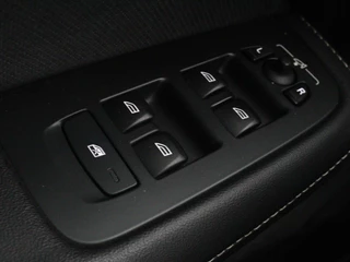 Volvo V60 Volvo V60 2.0 T4 R Design | Stoelverwarming | Trekhaak |  Carplay | Camera | Adaptive cruise | Navigatie | Full LED | 19'' lichtmetalen velgen | Memory - afbeelding nr 34