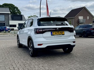 Volkswagen T-Cross Volkswagen T-Cross 1.5 TSI 150PK DSG R-Line Virtual Camera Carplay - afbeelding nr 10