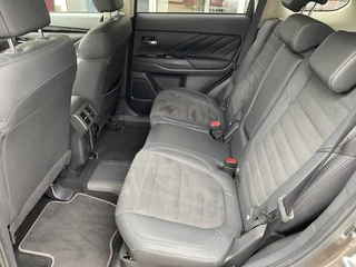 Mitsubishi Outlander Mitsubishi Outlander 2.4 PHEV Intense | Standkachel | All-weatherbanden - afbeelding nr 12