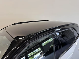 Peugeot 2008 Peugeot 2008 1.2 PureTech 130 GT Black Style Airco ECC Navi Carplay Cruise Control PDC VA + Camera Full LED 17