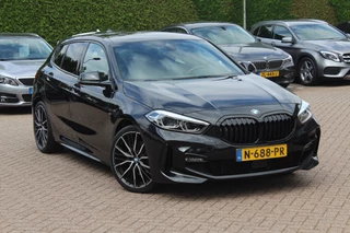 BMW 1 Serie BMW 1 Serie 118i Executive Ed. M Sport / Navigatie / Half leder / 19'' / Sportstoelen / Blackpack / Dakspoiler / Stoelverwarming / Cruise Control / Getint glas - afbeelding nr 35