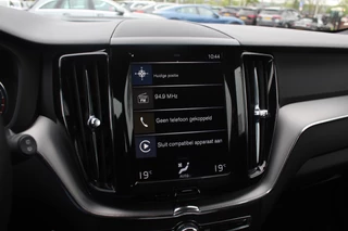 Volvo XC60 Volvo XC60 2.0 T4 R-Design / 360Camera / Leder&Alcantara / 20'' / Navigatie / Dodehoek / DAB / Cruise Control - afbeelding nr 20