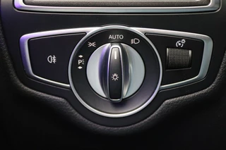 Mercedes-Benz C-Klasse Mercedes-Benz C-Klasse Estate 180 Business Solution AMG Virtual Cockpit, Elektrische Stoelen, Sfeerverlichting, Cruise, LED, Trekhaak - afbeelding nr 35