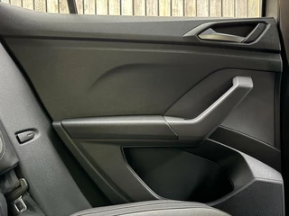 Volkswagen T-Cross Volkswagen T-Cross 1.0 TSI R-line Automaat | LED | Trekhaak |  Getint glas | Climate control | Cruise control adaptief | Lane assist | Dode hoek detectie | DAB | Navigatiesysteem | Inklapbare spiegels | Parkeersensoren voor en achter - afbeelding nr 41