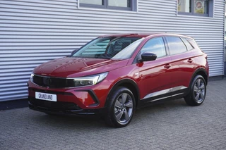 Opel Grandland Opel Grandland 1.2 Turbo Ultimate Automaat / Camera / Stoel- en stuurverwarming / Navi / Alcantara - afbeelding nr 2