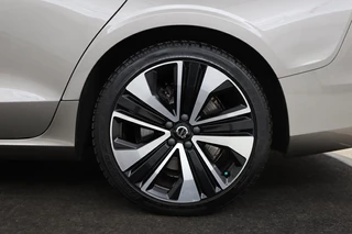 Volvo V60 Volvo V60 2.0 T6 Recharge AWD Business Pro | Panoramadak |  Head-Up | Leder | 360 camera | Stoel & stuurverwarming | Harman/Kardon | Keyless | Full LED | Carplay | Navigatie - afbeelding nr 36