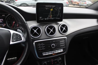 Mercedes-Benz CLA Mercedes-Benz CLA Shooting Brake 180 / Panoramadak / Camera / Half leder / Navigatie / 18'' / LED Koplampen / Stoelverwarming / Cruise Control - afbeelding nr 19