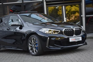 BMW 1 Serie BMW 1-serie M135i xDrive High Executive Pano Ambiance - afbeelding nr 37