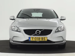 Volvo V40 Volvo V40 2.0 T2 Momentum NAVI | Bluetooth | Dealer onderhouden - afbeelding nr 2