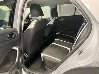 Volkswagen T-Roc Volkswagen T-Roc Sport 1.5TSi | Navigatie | LED | Climate control | ACC | - afbeelding nr 24