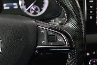 Škoda Karoq Skoda Karoq 1.5 TSI ACT Style Business (PANORAMADAK, STOELVERWARMING, CAMERA, ELEKTR STOELEN, SFEERVERLICHTING, NL-AUTO) - afbeelding nr 8