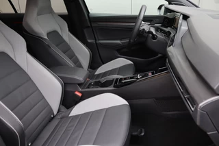 Volkswagen Golf Volkswagen Golf 2.0 TDI 147kW/200PK GTD Pano/Leder/IQ.Light/HK/Camera/Head-up/Elek. stoel/DCC/19