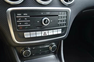 Mercedes-Benz A-Klasse Mercedes A-klasse 160 Ambition AMG Styling/Carplay/Pdc/Mooi! - afbeelding nr 17