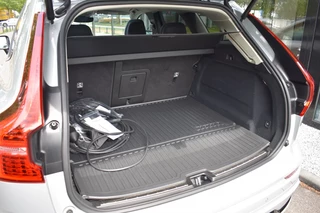 Volvo XC60 Volvo XC60 T6 350PK AWD Plus Dark | Climate | Getint Glas | Trekhaak - afbeelding nr 42
