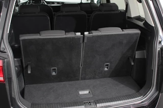 Volkswagen Touran Volkswagen Touran 1.5 TSI DSG Highline 7p | Navigatie | Apple Carplay/Android Auto | Parkeersensoren | Adaptive Cruise Control | Stoel-en stuurverwarming | Elektrische achterklep | Getinte ramen | Climatronic - afbeelding nr 14