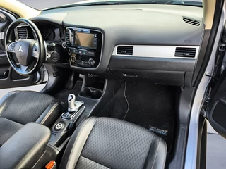 Mitsubishi Outlander Mitsubishi Outlander 2.0 PHEV Business Edition X-Line (122 PK) Keurig-Onderh. BOVAG-Garantie. NL-Auto. - afbeelding nr 19