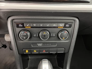 Volkswagen Beetle Volkswagen Beetle Cabriolet 1.6 TDI Design Cup Aut. *LUXURY-LEATHER | FENDER-AUDIO | CARPLAY | COMFORT-SEATS | HEATED-SEATS | ECC | SHIFTPADDLES | PDC | AIRSCARF | CRUISE | 19''ALU* - afbeelding nr 16