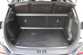 Hyundai Kona Hyundai Kona 1.0T Premium Navi/Leder/Wint/Cam/Pdc/Cool/18