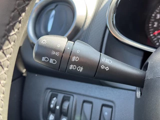 Renault Clio Renault Clio 0.9 TCe Limited 2e Eigenaar,Navi,Airco,Cruise,LM Velgen,PDC Achter,Dealer Onderhouden,N.A.P,APK Tot 01-2026 - afbeelding nr 25