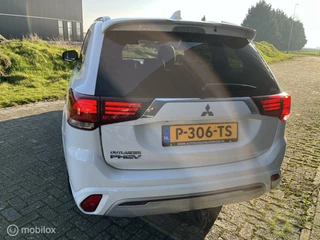 Mitsubishi Outlander Mitsubishi Outlander 2.4 PHEV Intense+ |carplay|trekhaak - afbeelding nr 4