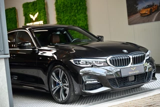 BMW 3 Serie BMW 3-serie 330i M-Sport Individual - Nappaleer - 360 Camera - Adaptive Cruise Control - Stuurverwarming - Keyless Entry - Schuifd - afbeelding nr 12