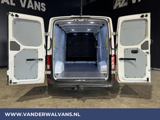 Volkswagen Crafter Volkswagen Crafter 2.0 TDI L3H2 L2H1 Euro6 Airco | Camera | Apple Carplay | Android Auto | Trekhaak Bijrijdersbank - afbeelding nr 3