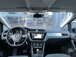 Volkswagen Touran Volkswagen Touran 1.4 TSI AUTOMAAT|NAVIGATIE|CAMERA|TREKHAAK|STOELVERWARMING|BLUETOOTH|MASSAGE STOEL - afbeelding nr 5