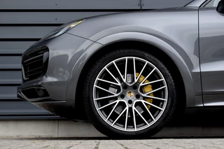 Porsche Cayenne Porsche Cayenne Coupé 3.0 E-Hybrid 462pk Sport Design | Panoramadak | 22'' Velgen | ACC | Head-Up | Bose | Sportchrono | Leder Dashbord | - afbeelding nr 55