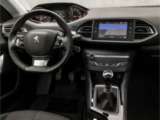 Peugeot 308 Peugeot 308 SW 1.2 PureTech Sport (PANORAMADAK, APPLE CARPLAY, GROOT NAVI, PARKEERSENSOREN, SPORTSTOELEN, GETINT GLAS, CRUISE, LANE ASSIST, NIEUWE APK, NIEUWSTAAT) - afbeelding nr 7