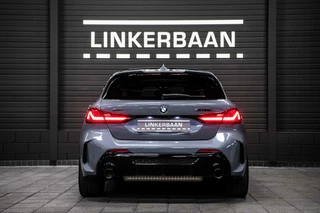 BMW 1 Serie BMW 1-serie M135i xDrive High Executive Edition | Panodak | HUD | H&K | Leder | NL auto | - afbeelding nr 15