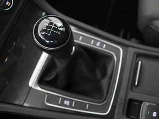 Volkswagen Golf Volkswagen Golf 1.5 TSI Comfortline Business | Stoelverwarming |  Massage | Carplay | Navigatie | Adaptive cruise | Climate control | Parkeerhulp | Bluetooth - afbeelding nr 19