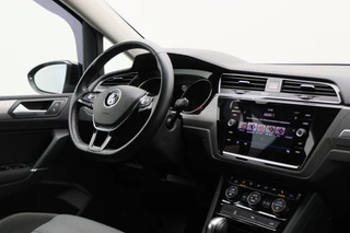 Volkswagen Touran Climate, ACC, Stoelverwarming, Elektrische Achterklep, Trekhaak, 18'' - afbeelding nr 32