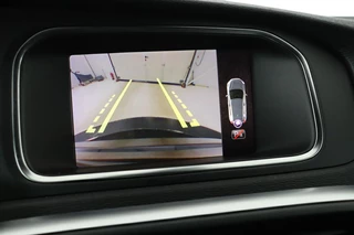 Volvo V40 Volvo V40 2.0 T4 Sport | Stoelverwarming | Camera |  Full LED | Leder/Alcantara | Navigatie | 19'' | Climate control | Bluetooth | PDC | Cruise control | R Design - afbeelding nr 10