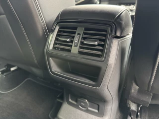 Škoda Kodiaq Skoda Kodiaq 1.5 TSI Sportline Automaat | Trekhaak uitklapbaar | Navigatiesysteem | Stoelverwarming | Stuurverwarming | Getint glas | Cruise control | 20 inch lichtmetalen velgen | Achteruitrijcamera | Parkeersensoren voor en achter - afbeelding nr 51