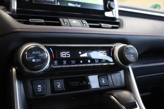 Toyota RAV4 Toyota RAV4 2.5 Plug-in Hybrid AWD // 12-2022 - Trekhaak - Camera - Elek. bestuurderstoel - Stoelverwarming - HUD - Navi - CarPlay & Android Auto - afbeelding nr 27
