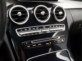 Mercedes-Benz C-Klasse 279Pk Automaat (GROOT NAVI, LUCHTVERING, CAMERA, LEDER, STOELVERWARMING, GETINT GLAS, ELEK SPORTSTOELEN, ELEK ACHTERKLEP, ZWART HEMEL, NIEUWE APK, NIEUWSTAAT) - afbeelding nr 9
