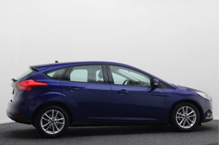 Ford Focus Ford Focus 1.0 EcoBoost Titanium Business Climate, Cruise, Bluetooth, Elektrisch Pakket, Radio/CD, USB, 16'' - afbeelding nr 9