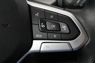 Volkswagen Golf Volkswagen Golf 1.0 TSI Life (PARKEERSENSOREN, CAMERA, SFEER, CRUISE CONTROL ADAPTIEF, PARKEERSENSOREN, NAVIGATIE, NL-AUTO) - afbeelding nr 12