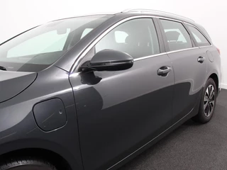 Kia Ceed Sportswagon Kia Ceed Sportswagon 1.6 GDI PHEV DynamicLine  Achteruitrijcamera Stuurverwarming Stoel verwarming Climate control LED Keyless start/ entry Parkeersensoren achter Adaptieve cruise control Lane assist - afbeelding nr 25