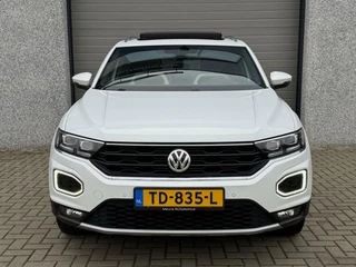 Volkswagen T-Roc Volkswagen T-Roc 1.5 TSI Sport Pano/Virtual/Adap.Cruise/Camera/Stuur+StoelVerw/CarPlay/Alarm - afbeelding nr 3