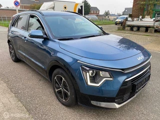 Kia Niro Niro 1.6 GDi PHEV DynamicLine Edition / Plug-in Hybride / volledig elektrisch rijden 65 km hierna Hybride aandrijving / Navi / Camera achter / Parkeerhulp rondom / Stoel & stuur verwarming / Keyless , fab garantie 7 jaar / 150.000km - afbeelding nr 8